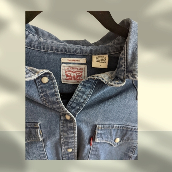 Levi's Tailored Western Top - Picture 3 of 3